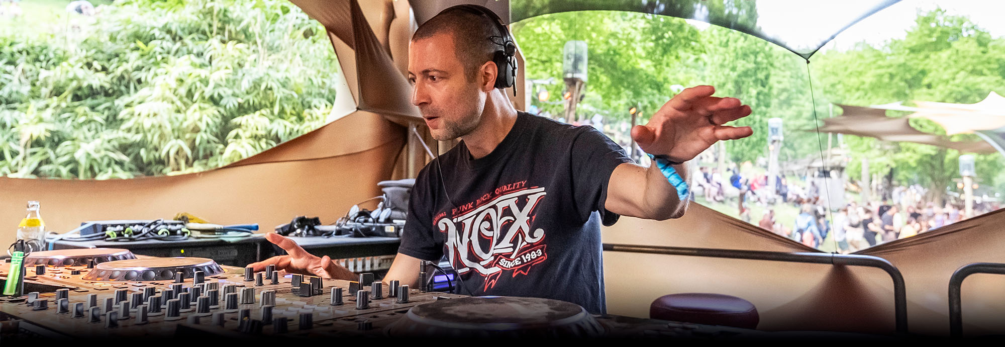 Sabretooth, psy trance producer, DJing at a festival in Germany